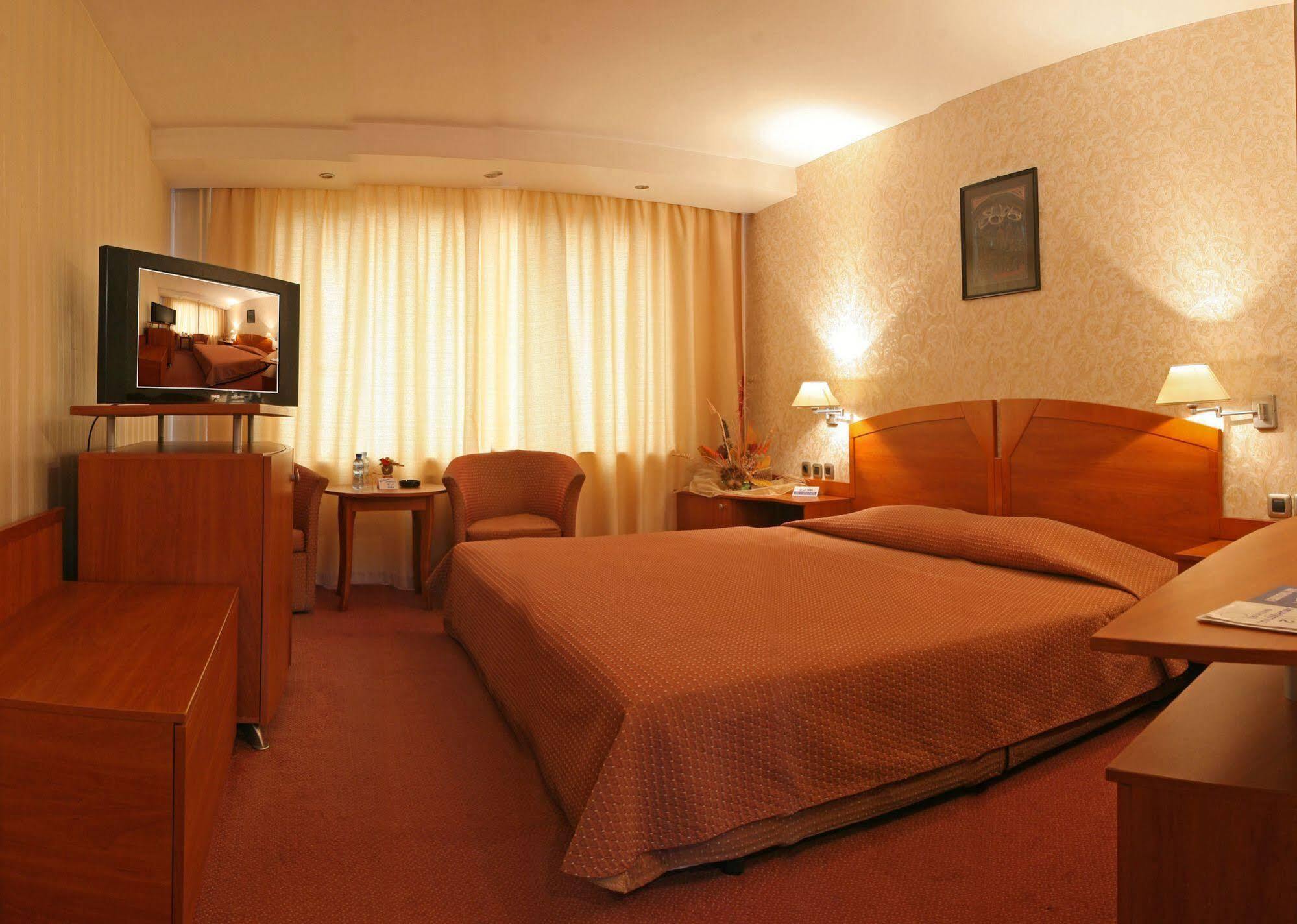 Grand Hotel Shumen Luaran gambar